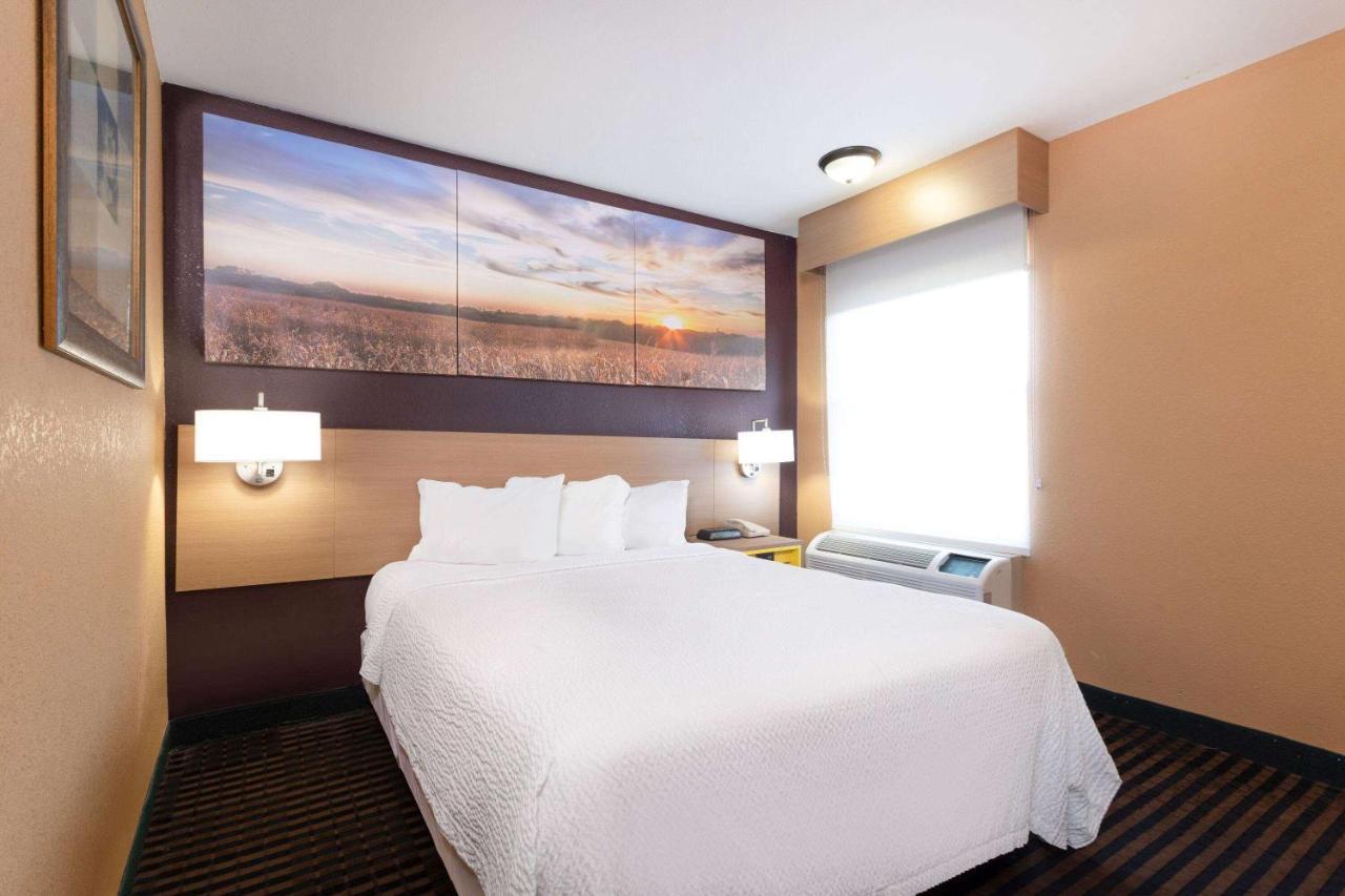 Days Inn By Wyndham Anderson In Bagian luar foto